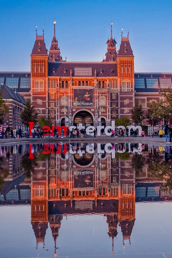 آمستردام شهر همیشه آزاد